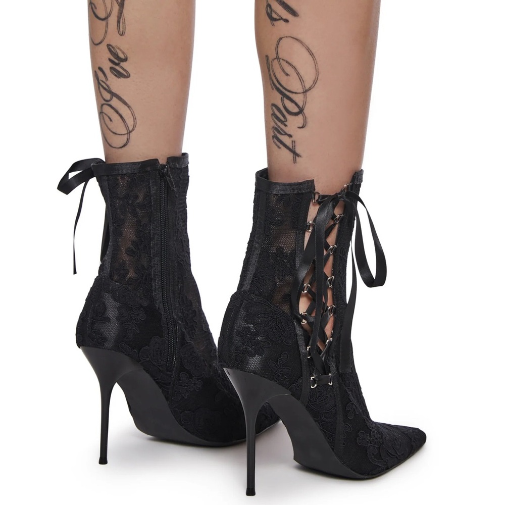 Black Lace-Up Heels Women's Black Lace Boots Size 8 Wedding heels